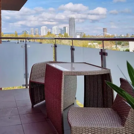 Apartament 10 Minutes To City: Cozy Urban *