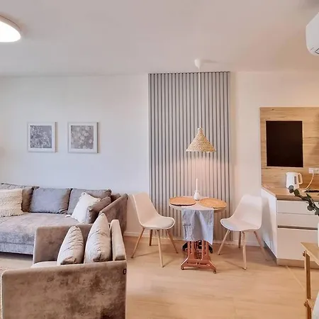 Apartment 10 Minutes To City: Cozy Urban