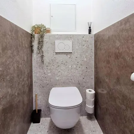 Apartment 10 Minutes To City: Cozy Urban Bratislava