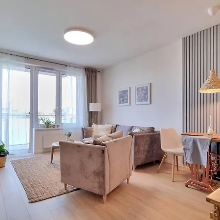 10 Minutes To City: Cozy Urban Apartment Bratislava