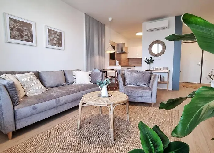 10 Minutes To City: Cozy Urban Apartmán