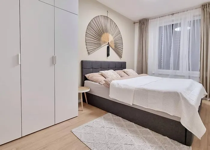 10 Minutes To City: Cozy Urban Apartmán *