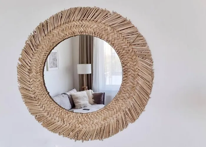 Apartament 10 Minutes To City: Cozy Urban Bratislava