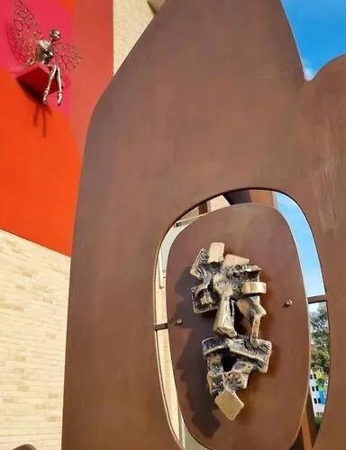 Apartament 10 Minutes To City: Cozy Urban Bratislava