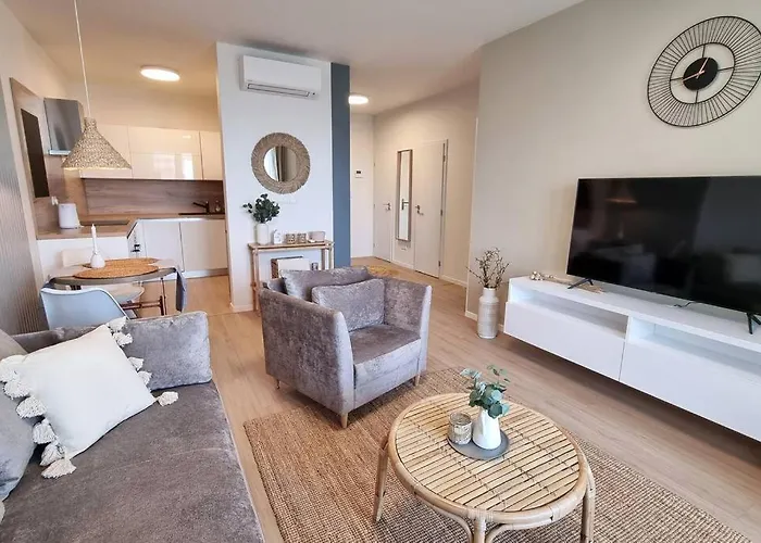 10 Minutes To City: Cozy Urban